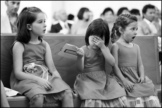 Реакция детей на свадебный поцелуй.