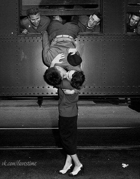 Прощальный поцелуй перед отъездом в армию, США, 1950