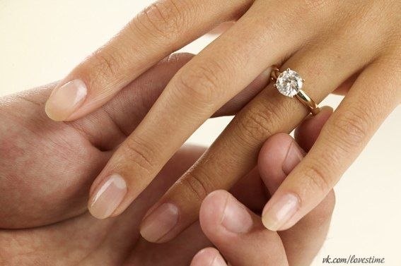 Самое красивое украшение это обручальное кольцо!