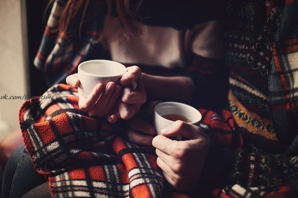Может, хотеть лечь с кем-то в постель не самое важное, может, куда важней проснуться вместе утром и приготовить друг другу чай?