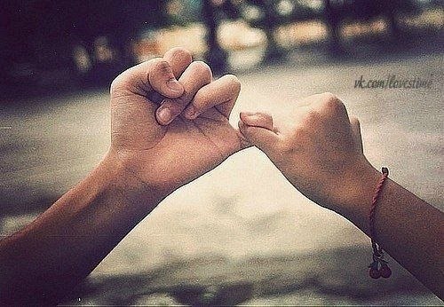 Возьми мою руку - держись, Ты для меня больше чем жизнь...
