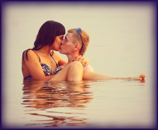А Вы уже поделились фотографиями своих поцелуев?)