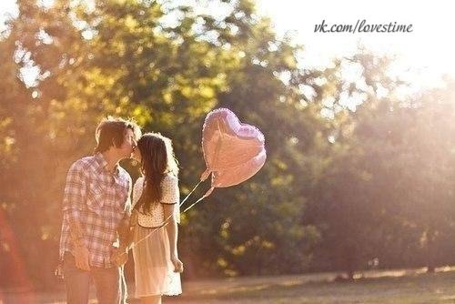 Если ты не знаешь, целовать девушку или нет, на всякий случай поцелуй.