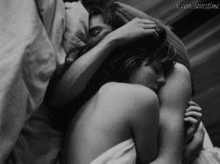 Любовь - это.. засыпать, уткнувшись в твое плечо.