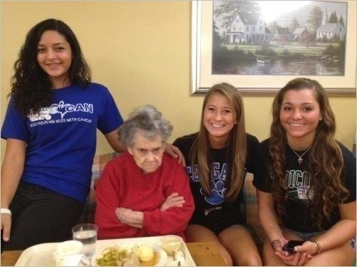 Бабушка "очень рада" приезду внучек :)