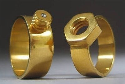 Оригинальные обручальные кольца.
