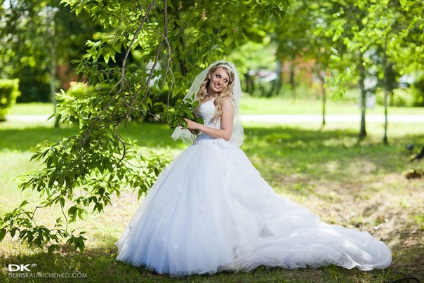 Ваши свадебные платья:)